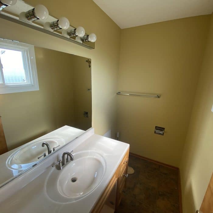 1.renovation.huntingtonhills.before.ensuite.calgary