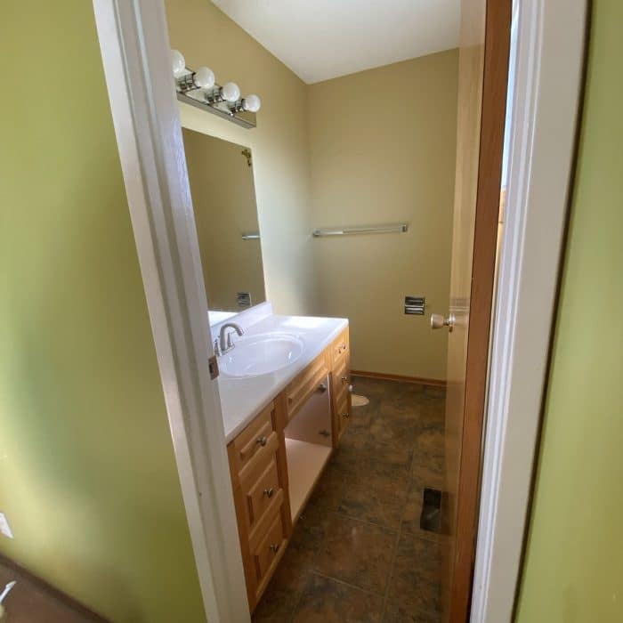 4.renovation.huntingtonhills.before.ensuite.calgary