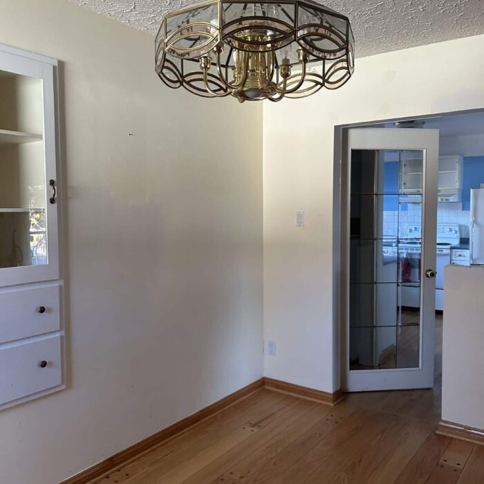 10calgary.haysboro.kitchen.renovation.before.jpg