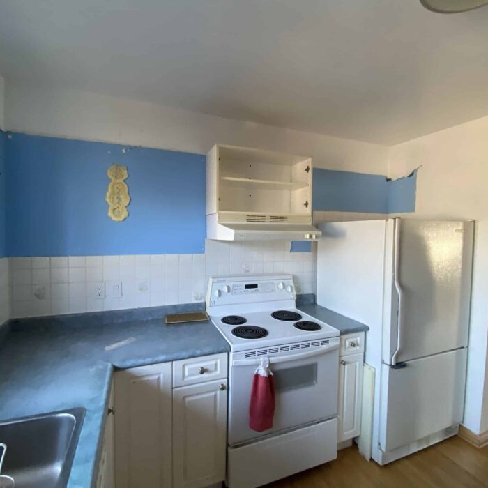 6calgary.haysboro.kitchen.renovation.before.jpg
