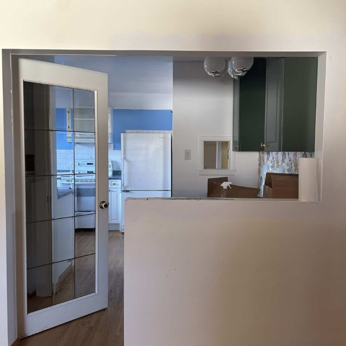 8calgary.haysboro.kitchen.renovation.before.jpg